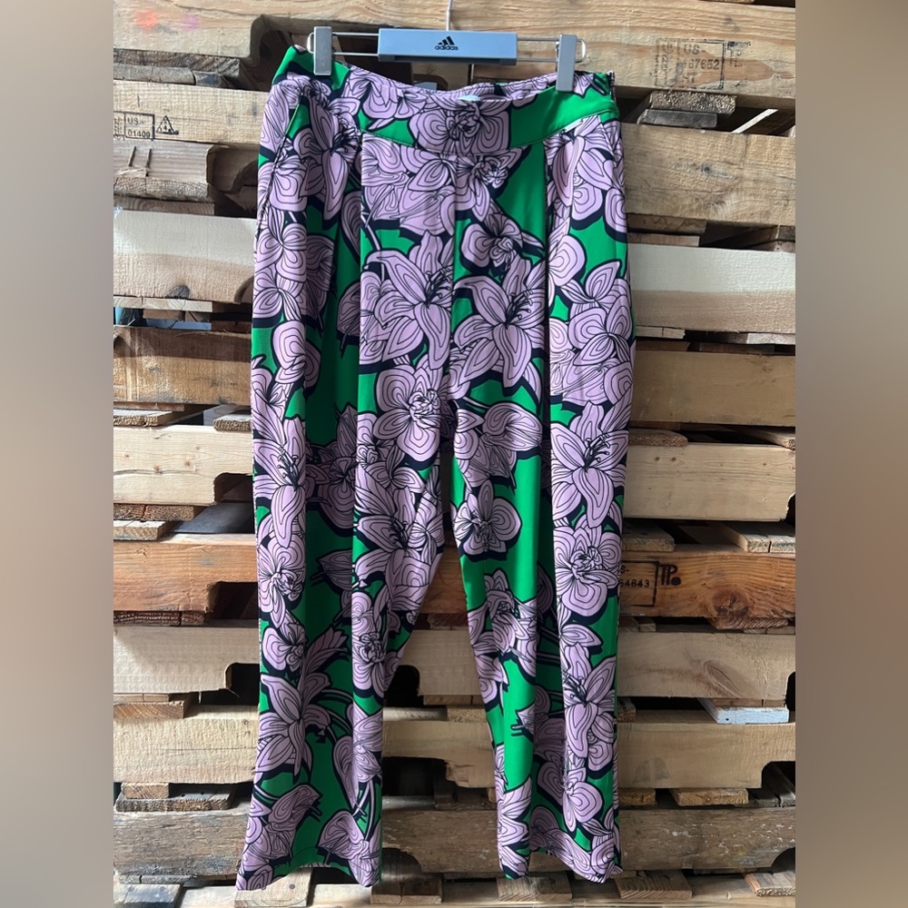 Silvia’s Heach floral pants. Sz 42